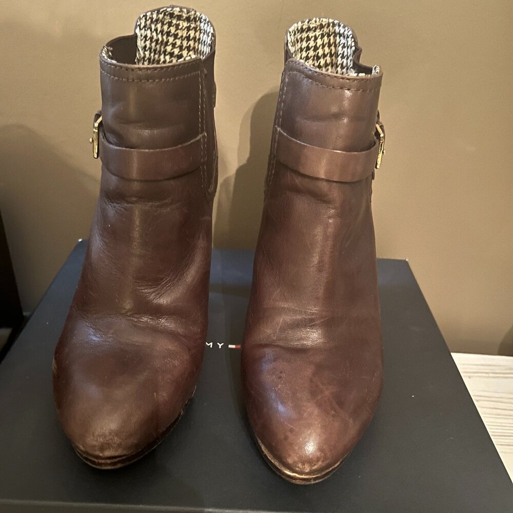 Tommy Hilfiger Robin Booties, Brown Size 8